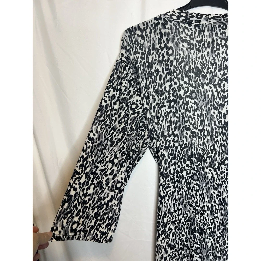 Delta Burke Women's‎ Size 1X Black & White Animal Print Babydoll Gown and Robe